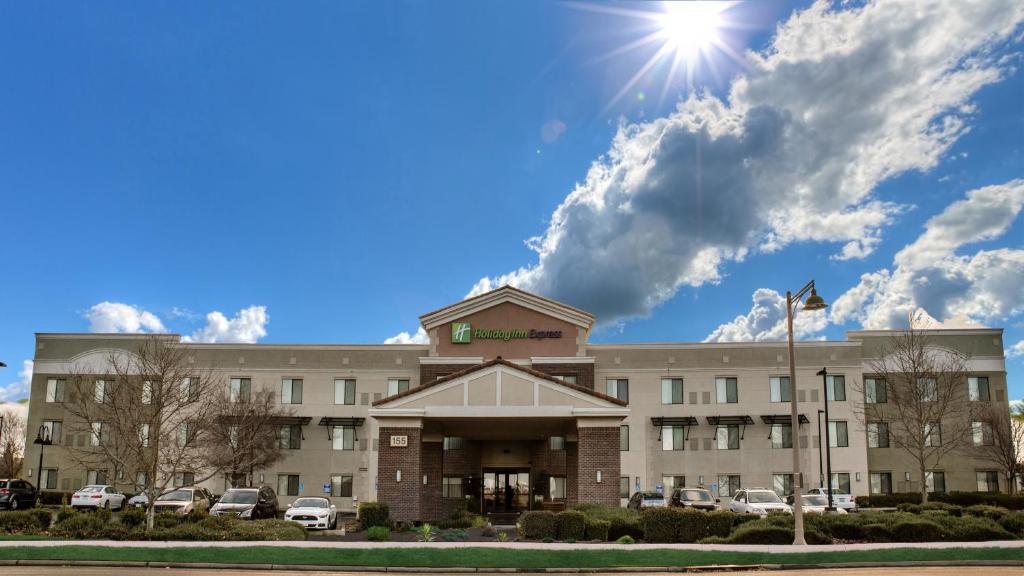 Holiday Inn Express Hotel & Suites Lincoln-Roseville Area an IHG Hotel Main image 1