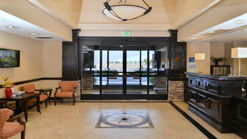Holiday Inn Express Hotel & Suites Lincoln-Roseville Area an IHG Hotel image 11
