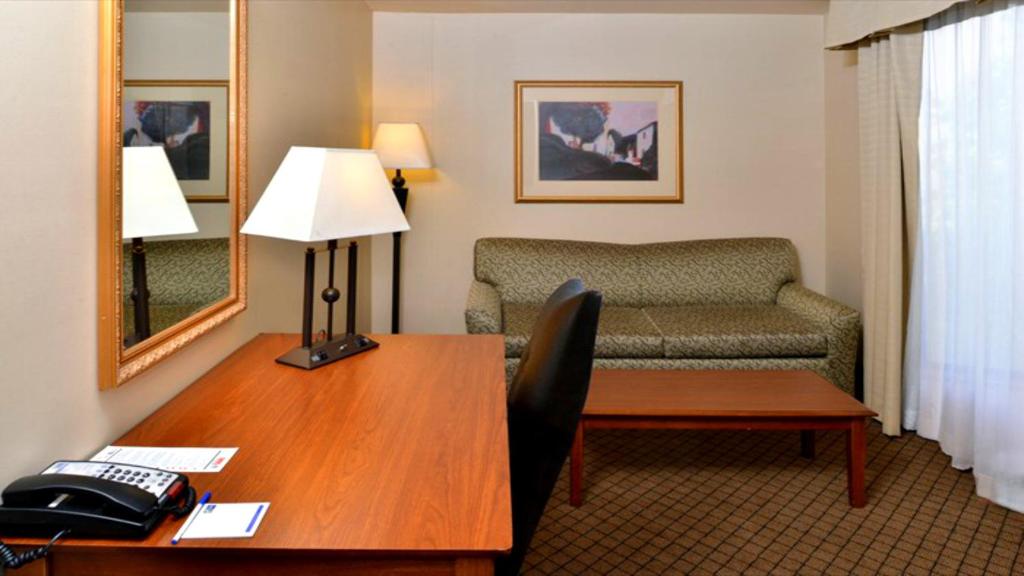 Holiday Inn Express Hotel & Suites Lincoln-Roseville Area an IHG Hotel image 24